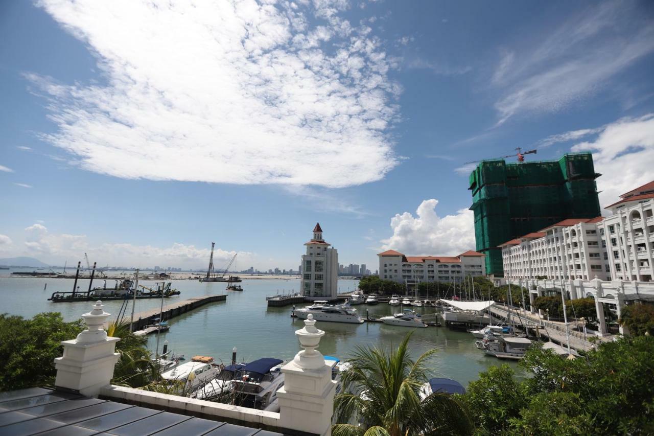 Апартаменты The Straits Quay Marina By Messina Clive Джорджтаун Экстерьер фото